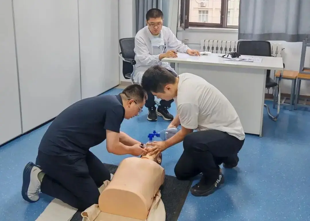 山西医科大, img, 急诊科团队