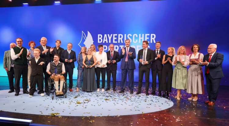 在此之前, 丹纳总结道, 慕尼黑达到 在此之前, 丹纳总结道, 慕尼黑达到